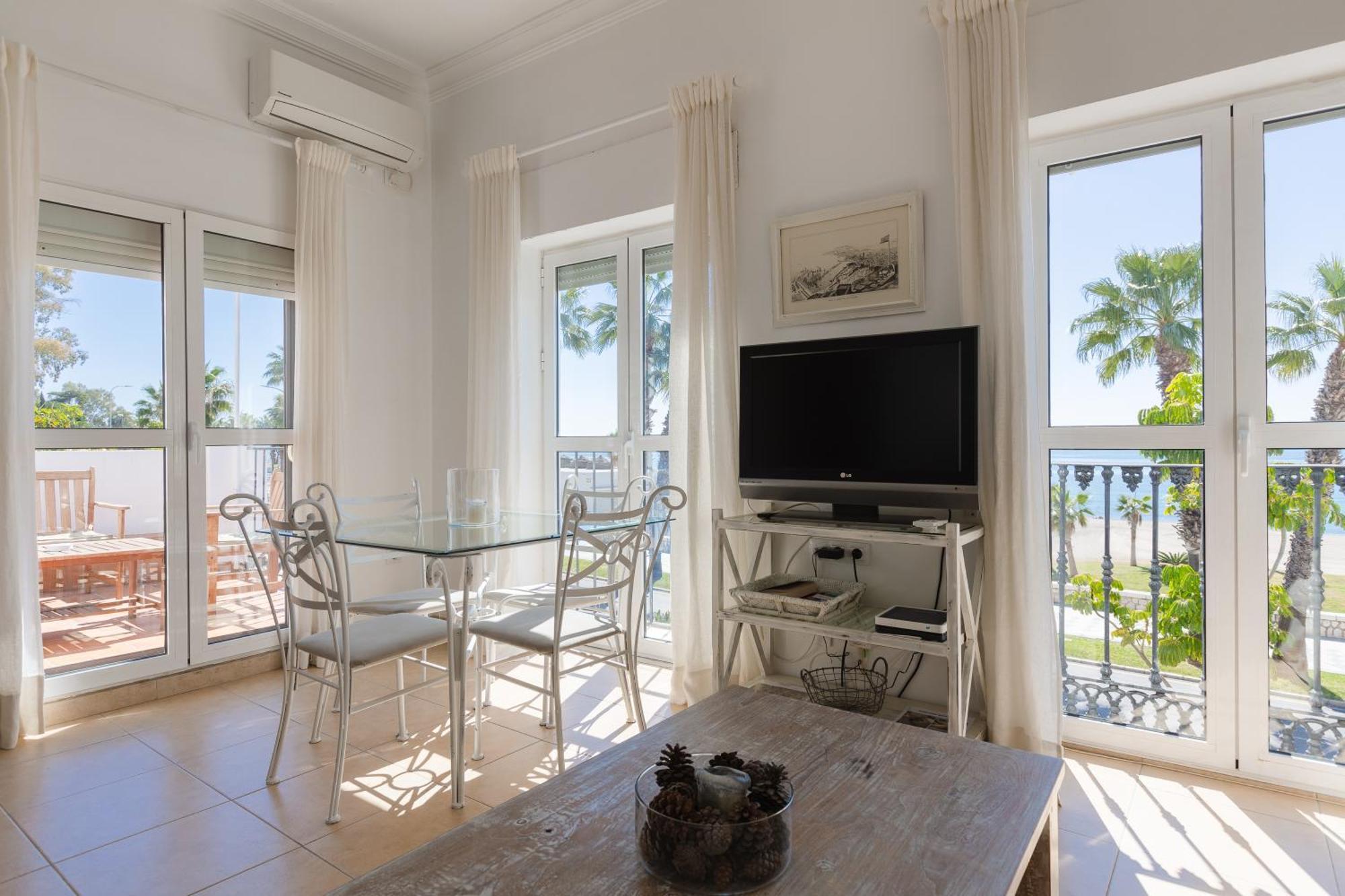 Apartamento Con Encanto En Primera Linea De Playa Málaga Buitenkant foto